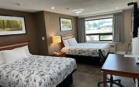 Champlain Motor Inn